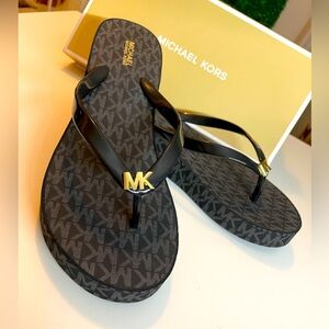 Michael Kors Bedford glam flip flop